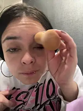 Emily Rivers  online show from 12/05/25, 12:25