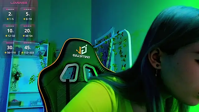 Snapshot of Kiara_Dream chatting on 09/10/25, 08:42 Kiara Dream online show from 09/10/25, 08:42