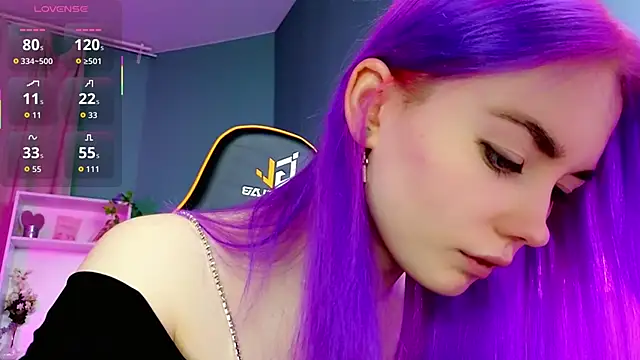 Snapshot of Kiara_Dream chatting on 10/15/25, 09:04 Kiara Dream online show from 10/15/25, 09:04