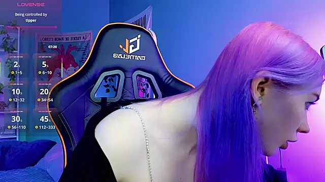 Snapshot of Kiara_Dream chatting on 10/19/25, 09:48 Kiara Dream online show from 10/19/25, 09:48