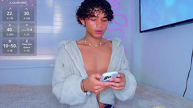 Aaron Wiinter online show from 03/12/26, 07:42