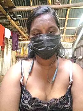 Snapshot of Tamildivya18 chatting on 11/06/25, 04:35 Tamildivya18 online show from 11/06/25, 04:35