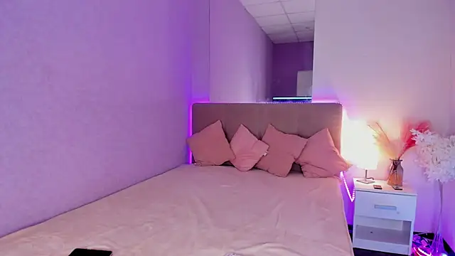 NikkiBustt online show from 10/01/25, 12:33