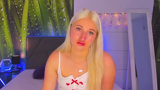 HollyTailors online show from 10/11/25, 05:28