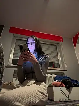 Snapshot of Emilia_Mausi chatting on 02/17/26, 08:04 Emilia Mausi online show from 02/17/26, 08:04