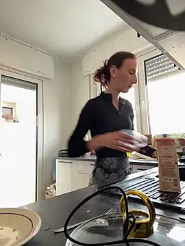 Snapshot of Emilia_Mausi chatting on 03/09/26, 01:04 Emilia Mausi online show from 03/09/26, 01:04