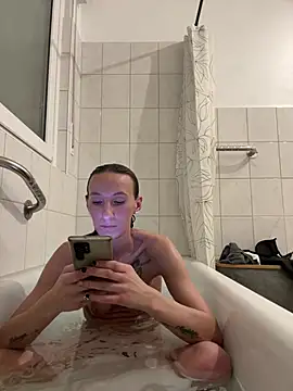 Snapshot of Emilia_Mausi chatting on 03/11/26, 08:15 Emilia Mausi online show from 03/11/26, 08:15