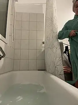 Snapshot of Emilia_Mausi chatting on 03/12/26, 08:26 Emilia Mausi online show from 03/12/26, 08:26