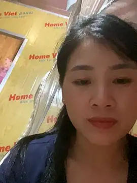 Snapshot of One-nice chatting on 10/10/25, 01:37 One-nice online show from 10/10/25, 01:37