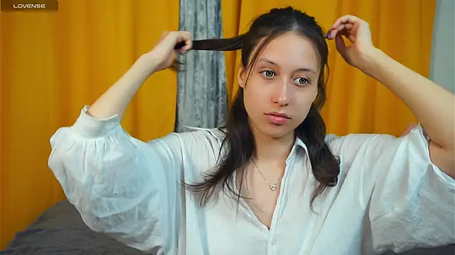 Snapshot of BeckyBurgh chatting on 10/14/25, 06:31 BeckyBurgh online show from 10/14/25, 06:31