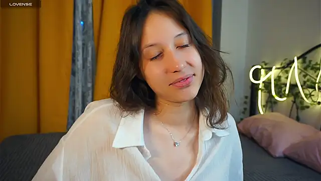 Snapshot of BeckyBurgh chatting on 10/16/25, 06:20 BeckyBurgh online show from 10/16/25, 06:20