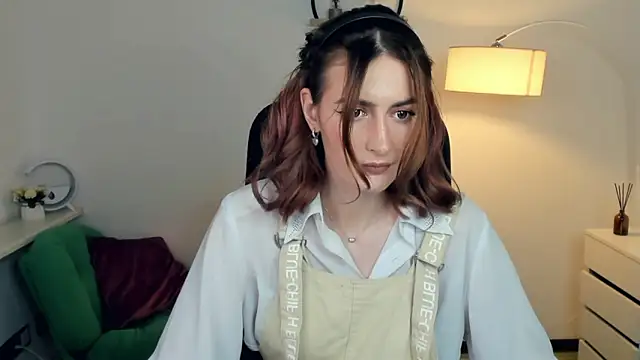 EasterBlink online show from 11/25/25, 12:49