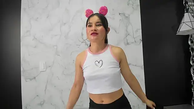 naughty milf4u  online show from 09/17/25, 09:27