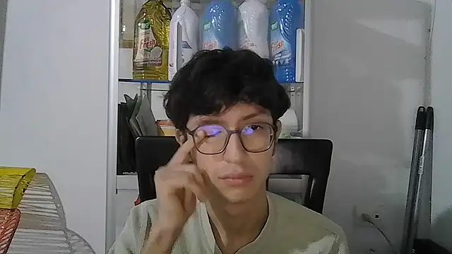 Snapshot of Kevintdx chatting on 09/13/25, 04:01 Kevintdx online show from 09/13/25, 04:01