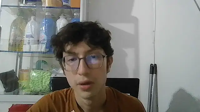 Snapshot of Kevintdx chatting on 09/19/25, 02:35 Kevintdx online show from 09/19/25, 02:35