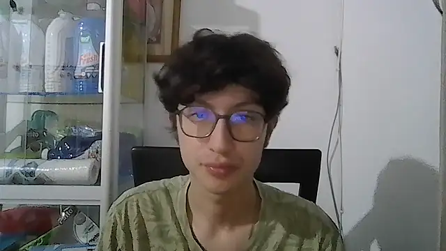 Snapshot of Kevintdx chatting on 10/14/25, 03:07 Kevintdx online show from 10/14/25, 03:07
