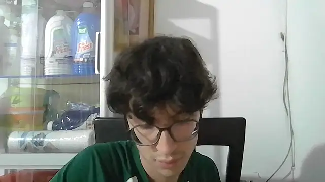 Snapshot of Kevintdx chatting on 10/16/25, 02:12 Kevintdx online show from 10/16/25, 02:12