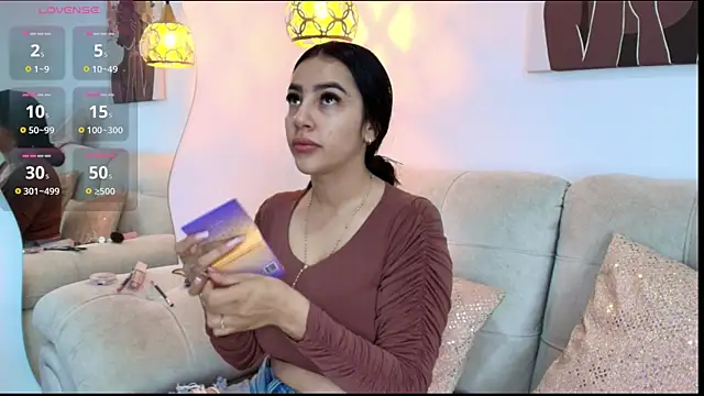 Snapshot of Alana-Jones chatting on 10/06/25, 02:47 Alana-Jones online show from 10/06/25, 02:47