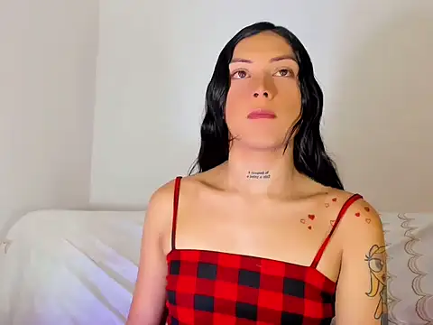 Snapshot of Megan_Gil_ chatting on 10/21/25, 01:06 Megan Gil online show from 10/21/25, 01:06