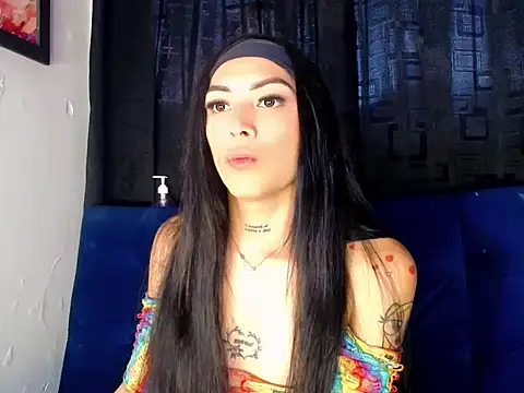 Snapshot of Megan_Gil_ chatting on 12/16/25, 10:37 Megan Gil online show from 12/16/25, 10:37