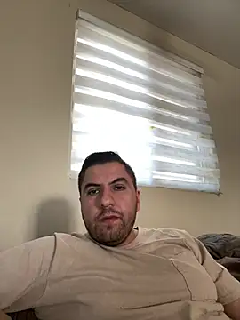 raulgzz4 online show from 03/24/26, 03:39