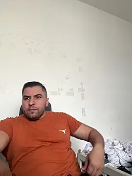 raulgzz4 online show from 04/04/26, 07:22