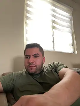 raulgzz4 online show from 05/12/26, 06:38