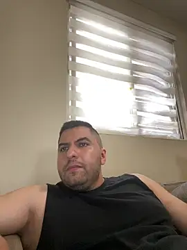 raulgzz4 online show from 05/26/26, 04:14