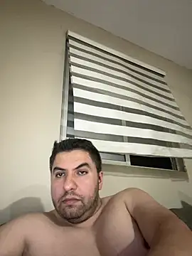 raulgzz4 online show from 07/03/26, 06:09