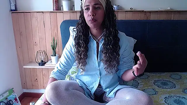 IVONNE COLLINS33 online show from 09/20/25, 01:34