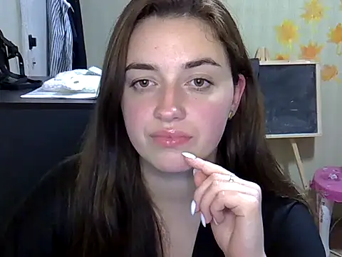 Snapshot of daniella_brun chatting on 10/18/25, 09:59 daniella brun online show from 10/18/25, 09:59