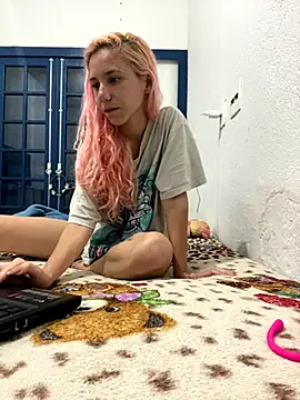 Snapshot of Bruna551 chatting on 09/13/25, 04:01 Bruna551 online show from 09/13/25, 04:01