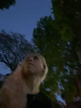 Snapshot of Bruna551 chatting on 10/06/25, 09:12 Bruna551 online show from 10/06/25, 09:12