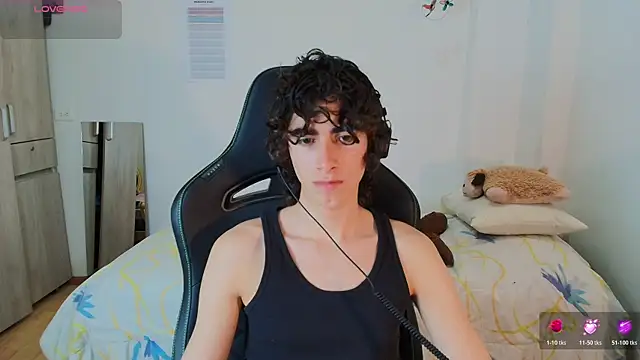 Nude Boy18 online show from 02/25/26, 04:00