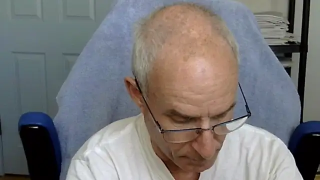 Snapshot of funone1999 chatting on 09/09/25, 10:42 funone1999 online show from 09/09/25, 10:42