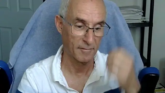 Snapshot of funone1999 chatting on 09/21/25, 10:55 funone1999 online show from 09/21/25, 10:55