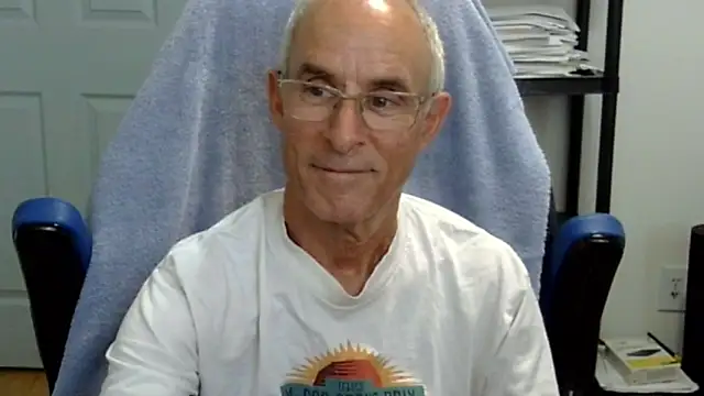 Snapshot of funone1999 chatting on 09/22/25, 11:18 funone1999 online show from 09/22/25, 11:18