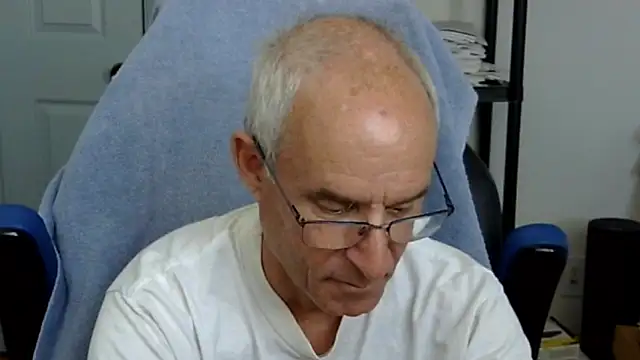 Snapshot of funone1999 chatting on 09/24/25, 06:44 funone1999 online show from 09/24/25, 06:44