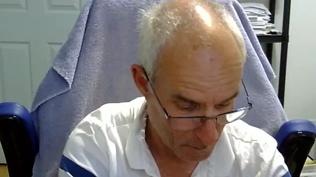 Snapshot of funone1999 chatting on 10/01/25, 01:22 funone1999 online show from 10/01/25, 01:22