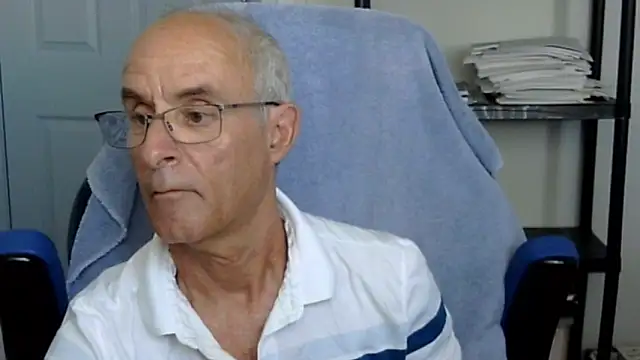 Snapshot of funone1999 chatting on 10/01/25, 09:32 funone1999 online show from 10/01/25, 09:32