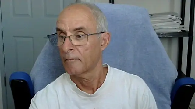 Snapshot of funone1999 chatting on 10/02/25, 08:38 funone1999 online show from 10/02/25, 08:38