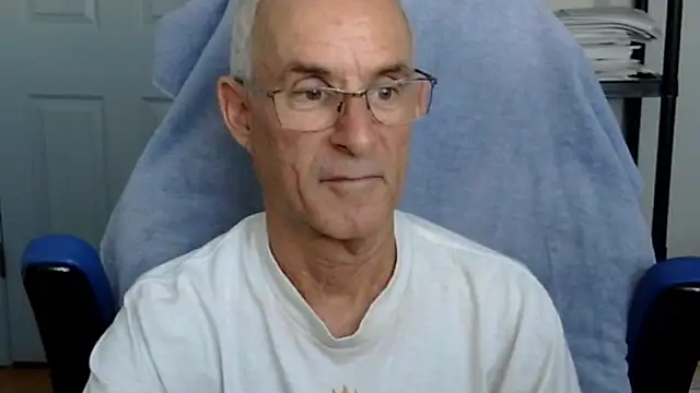 Snapshot of funone1999 chatting on 10/24/25, 09:22 funone1999 online show from 10/24/25, 09:22