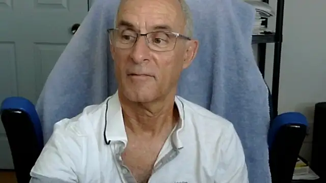 Snapshot of funone1999 chatting on 10/27/25, 08:35 funone1999 online show from 10/27/25, 08:35