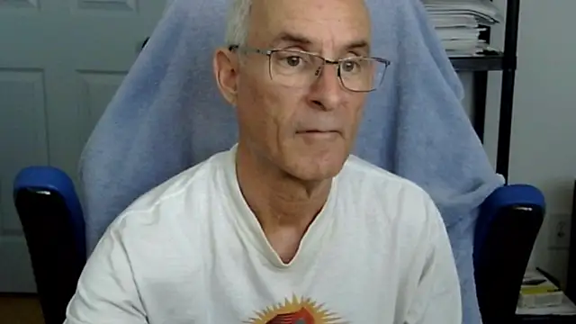 Snapshot of funone1999 chatting on 10/29/25, 06:20 funone1999 online show from 10/29/25, 06:20