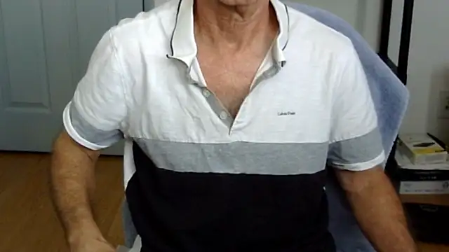 Snapshot of funone1999 chatting on 11/03/25, 08:32 funone1999 online show from 11/03/25, 08:32