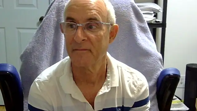 Snapshot of funone1999 chatting on 11/15/25, 03:15 funone1999 online show from 11/15/25, 03:15