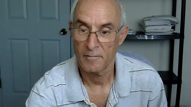 Snapshot of funone1999 chatting on 11/17/25, 08:58 funone1999 online show from 11/17/25, 08:58