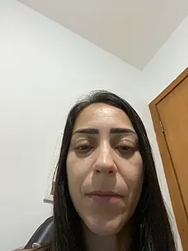lucioliveira online show from 06/11/26, 01:31