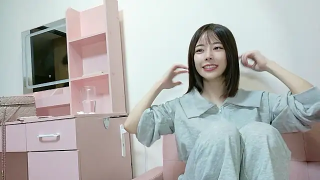Snapshot of Menes_daisuki chatting on 10/27/25, 05:11 Menes daisuki online show from 10/27/25, 05:11