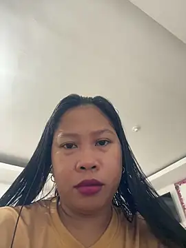 Snapshot of Pilipinalyn23 chatting on 11/25/25, 11:38 Pilipinalyn23 online show from 11/25/25, 11:38